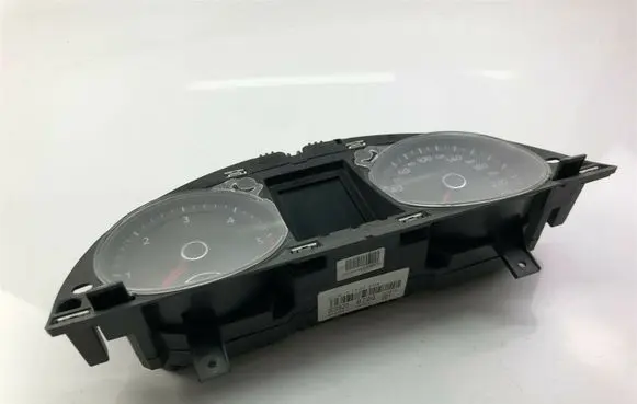 Volkswagen PASSAT B6 Speedometer (instrument cluster) 3C0920872G F1853