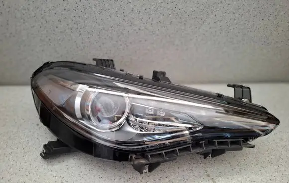 Alfa Romeo Giulia Headlight/headlamp 50564095 21C22T2