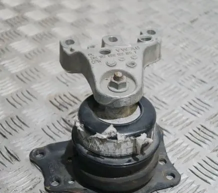 Seat Ibiza IV (6J,6P) Engine mount bracket