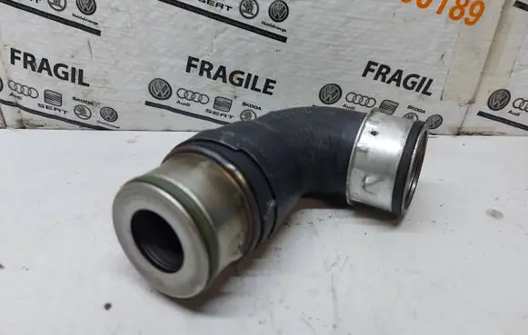 Volkswagen Golf V Intercooler hose/pipe 110493
