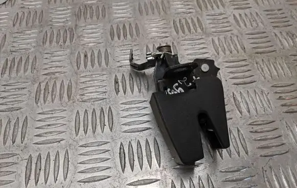 Volkswagen Caddy Rear door lock 7H0827162A