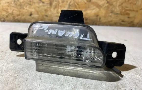 Volkswagen Tiguan Number plate light 5N0941071