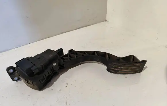 Volvo V50 Accelerator throttle pedal 4M519F836AH 6PV00864101