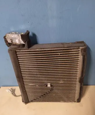 Mazda 6 A/C cooling radiator (condenser)