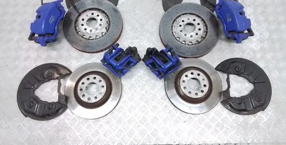 Volkswagen Golf VIII Brake discs and calipers set 5WA615405 5WA615406