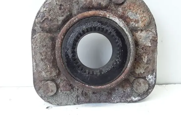 Volvo XC90 Front upper strut mount 