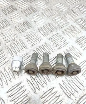Opel Vectra C Anti-theft wheel nuts and lock 
