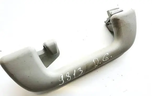 Toyota Avensis T270 Rear interior roof grab handle l1020373