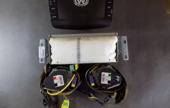 Volkswagen Touareg I Airbag set 7L6880201EG