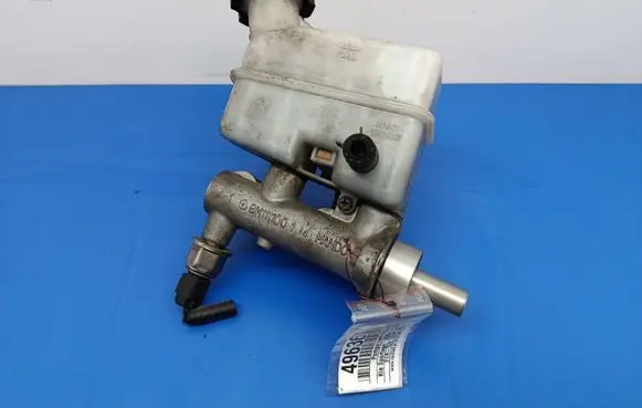 Master brake cylinder