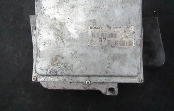 Peugeot 406 Engine control unit/module 0261204063 9624518380