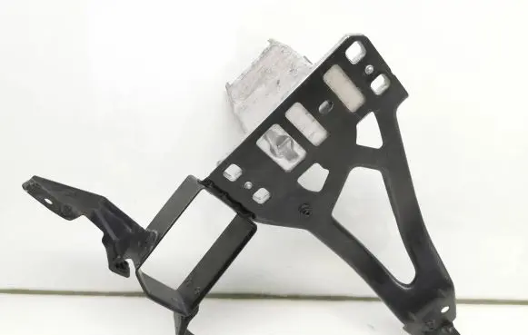 BMW 5 E60 E61 Headlight/headlamp mounting bracket 7033731 51647033731 112673