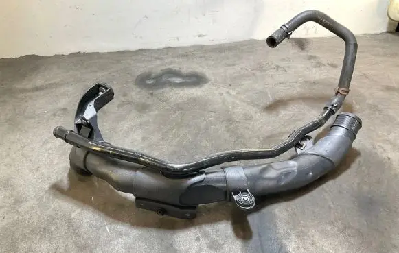 Volkswagen Golf VI Intercooler hose/pipe