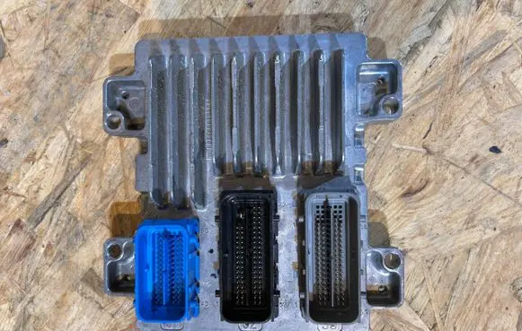 Opel Zafira C Engine control unit/module 12654137