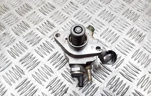 Audi A1 Fuel injection high pressure pump 04E127026BG