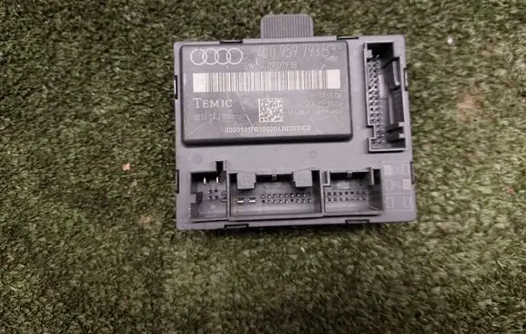 Audi Q7 4M Door control unit/module 4L0959793B 4L0910793B