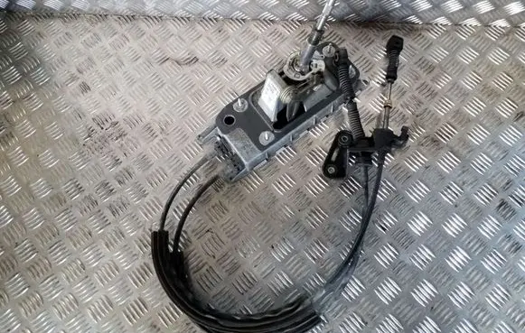 Skoda Yeti (5L) Gear shifter/selector 1K0711049CK 1K0711061B