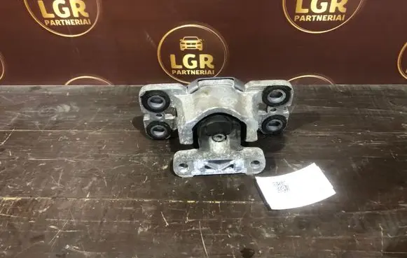 Volvo XC60 Engine mount bracket 8G9N7M121