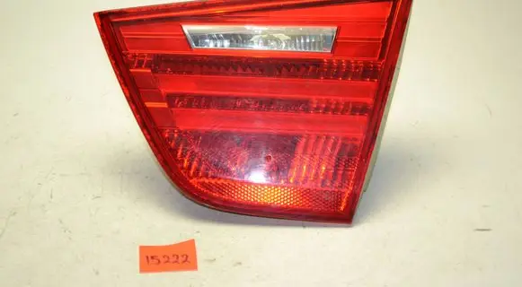Tailgate rear/tail lights