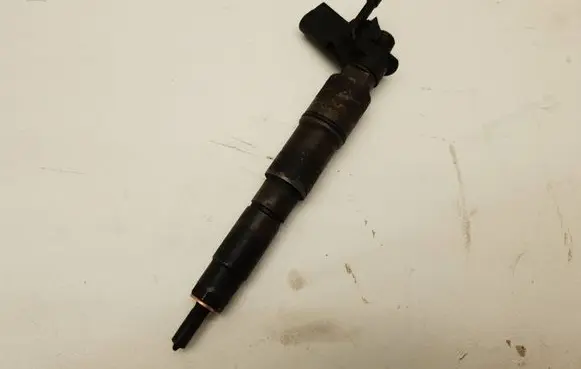 BMW 7 E65 E66 Fuel injector 7792721 779272104