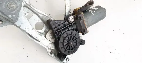Mercedes-Benz E W210 Front door window regulator motor 0130821670