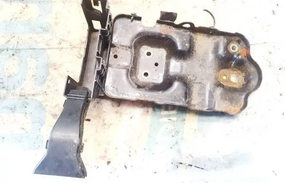 Battery box tray