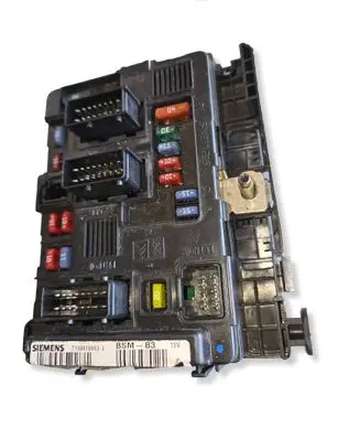 Peugeot Partner Fuse module 9643498880