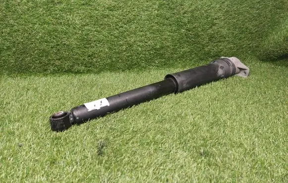 Chevrolet Cruze II Rear shock absorber/damper 39040200 172351445 13485955