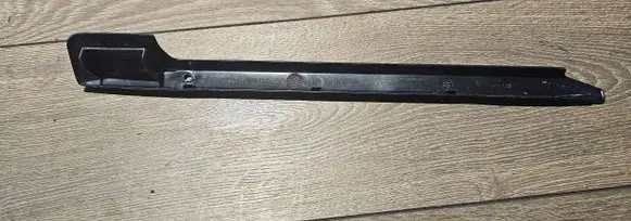 Volkswagen PASSAT B2 Front passenger seat rail trim 191881088