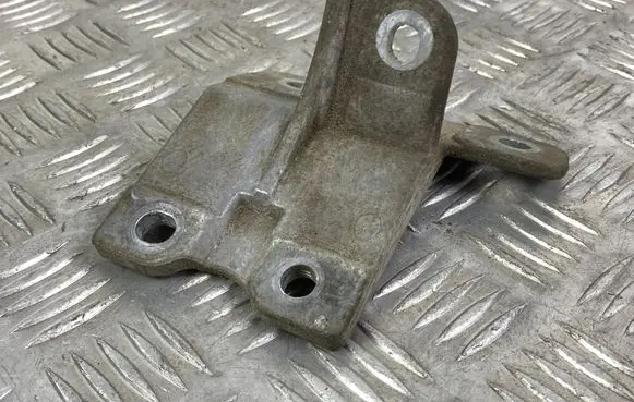 Jeep Grand Cherokee Power steering pump mounting bracket 
