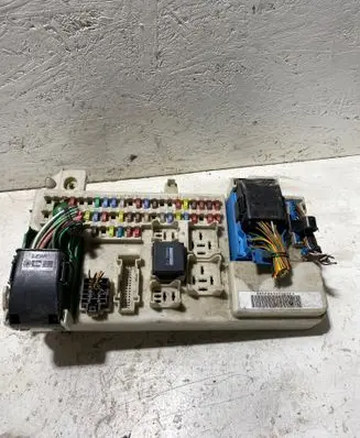 Ford Focus C-MAX Fuse module 4M5T14A073 3M5T14014