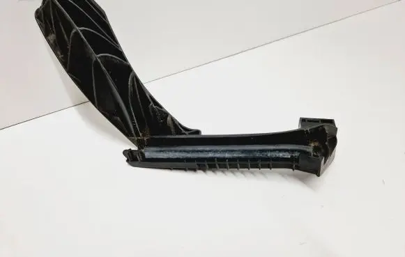 Peugeot 2008 I Rear door windshield rail 9673361380