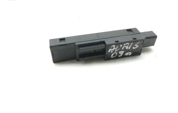 Toyota Auris 150 Aerial antenna amplifier K750801