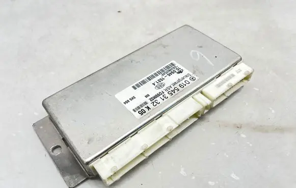 Mercedes-Benz E W210 ABS control unit/module 0195453132