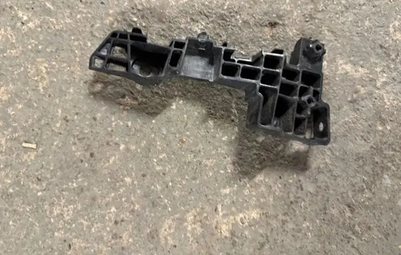 Suzuki SX4 S-Cross Rear bumper mounting bracket 7173261M0