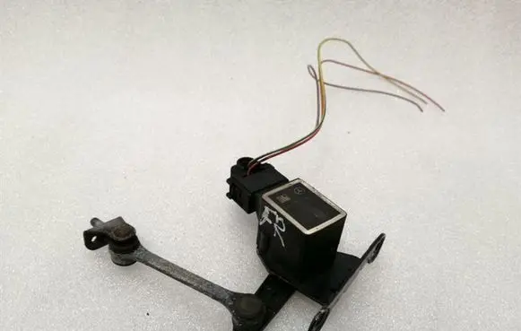 Mercedes-Benz SL R230 Headlight/headlamp level sensor A0025428818 A2303200489