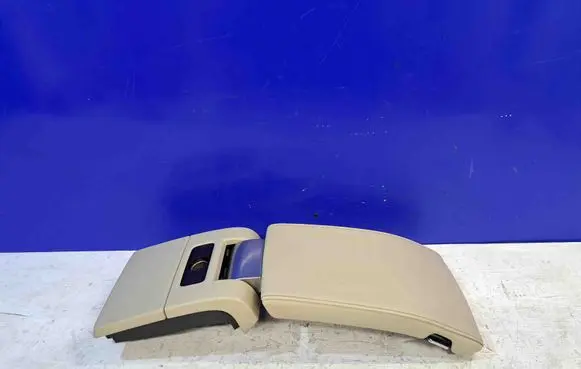 Volvo XC70 Armrest 30715140 39804759