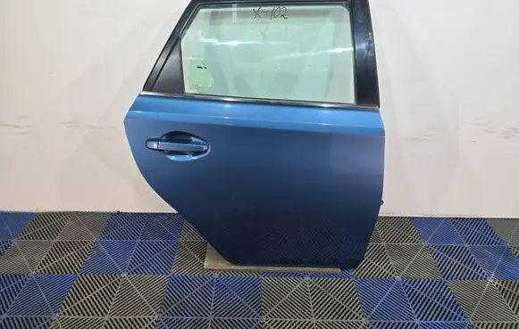 Toyota Auris E180 Rear door 