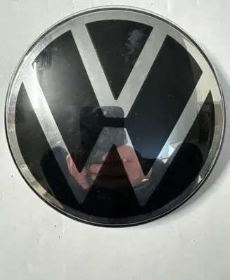 Volkswagen Polo VI Manufacturer badge logo/emblem 2GM853601E 00633016