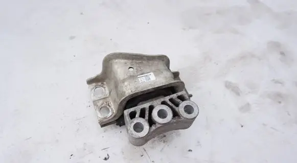 Engine mounting bracket