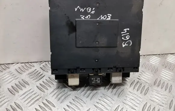 Volkswagen PASSAT B6 Comfort/convenience module 3C0937049S