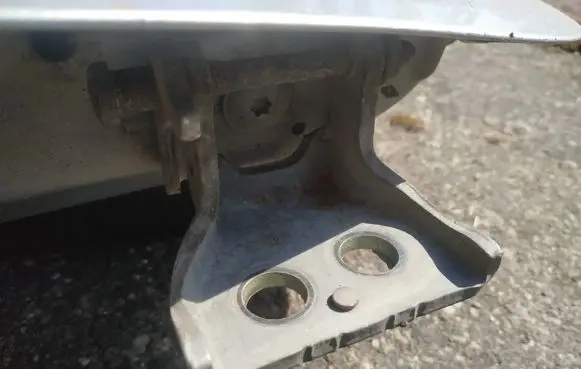 Peugeot 307 Front door upper hinge