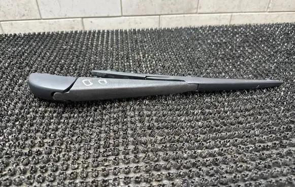 Dodge Durango III Rear wiper blade arm 