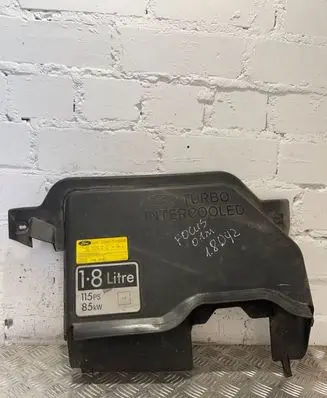 Ford Focus Engine cover (trim) XS406C6468G