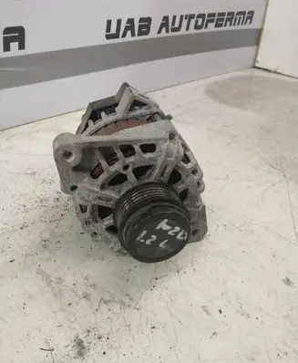 Hyundai i20 (PB PBT) Generator/alternator 3730003600 135V90A 2609501