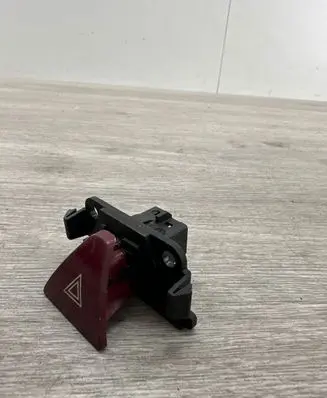 Peugeot 407 Hazard light switch