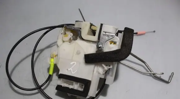 Subaru Forester SH Front door lock