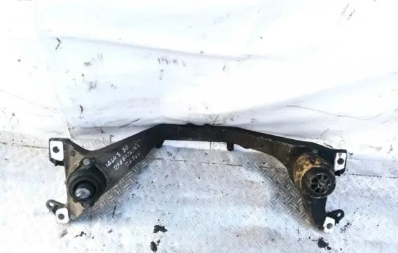 Volkswagen Touareg I Front subframe