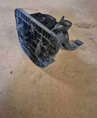 Iveco Daily 35 - 40.10 Pedal assembly 504068713 504068715 504068714