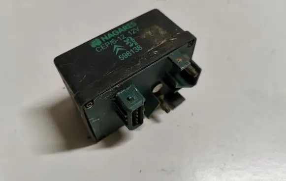 Peugeot 607 Glow plug pre-heat relay 598138